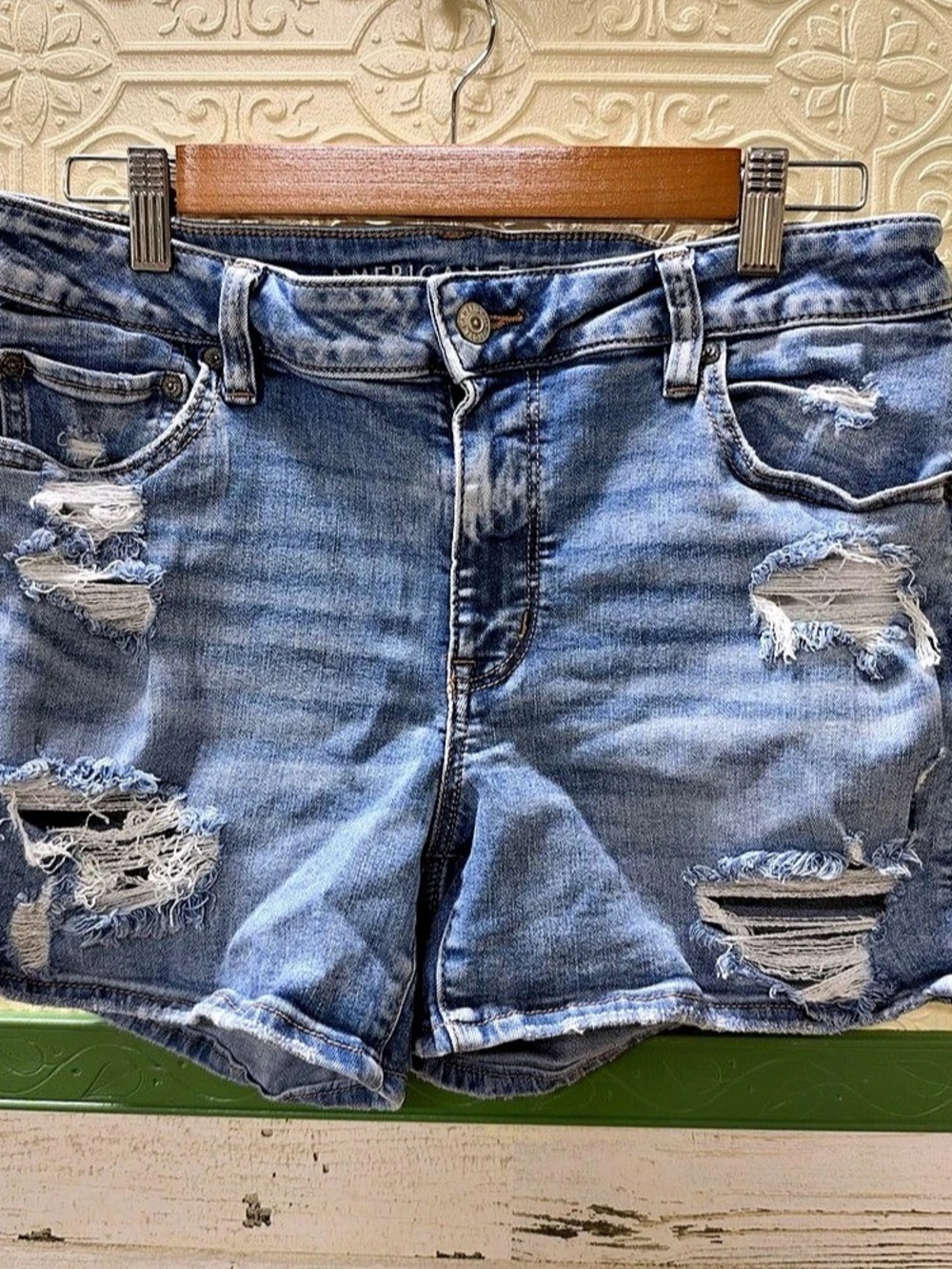 American Eagle Next Level Stretch Distressed Jean Shorts in Blue Size 14